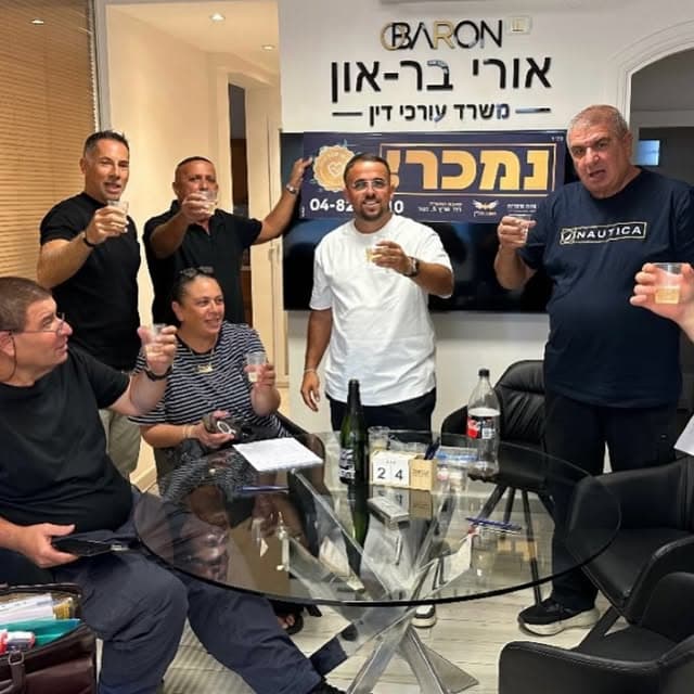 idoshitritt on September 1, 2025: "בס״ד וְהַבּוֹטֵ֥חַ בַּֽיהֹוָ֑ה חֶ֗֝סֶד יְסוֹבְﬞבֶֽנּוּ נמכר נוסף – SOLD OUT! ✍️ שכונת רמות יצחק, נשר רח’ השזיף 17 – נמכר